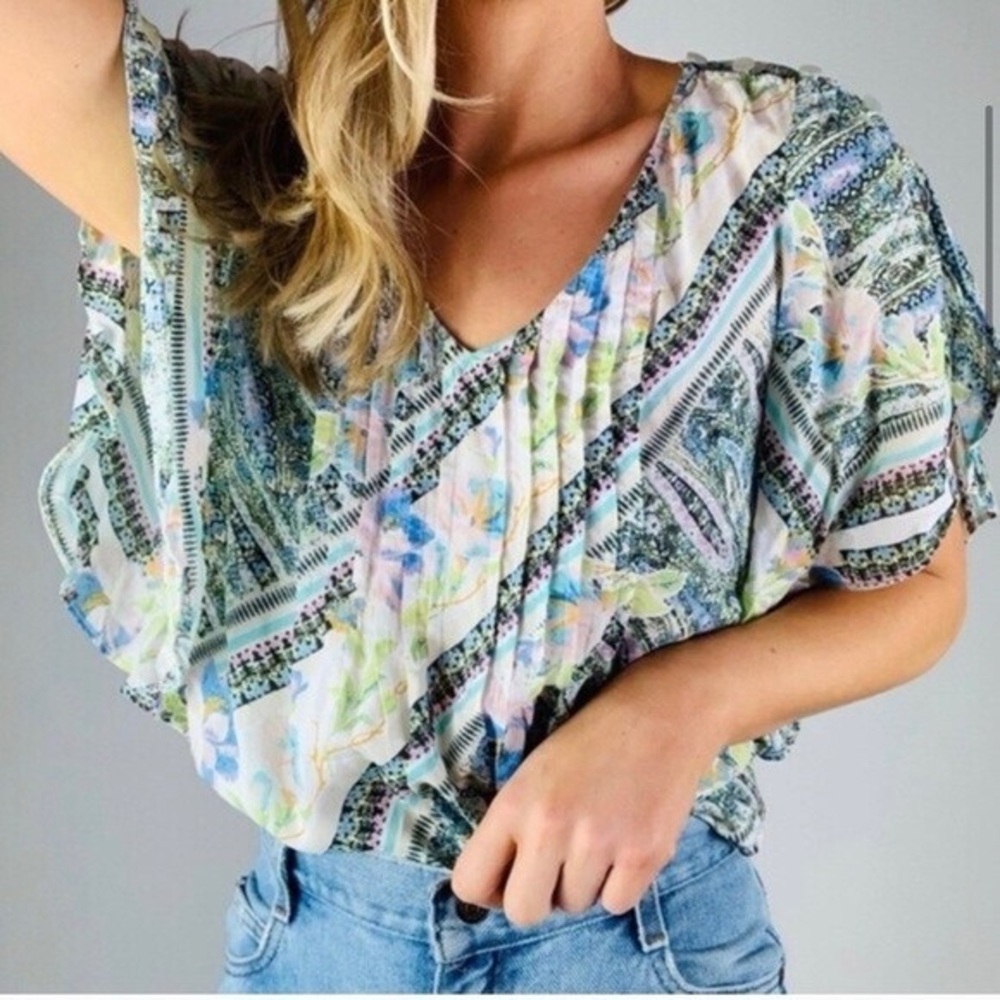 Anthropologie Maeve flutter sleeve floral blouse S